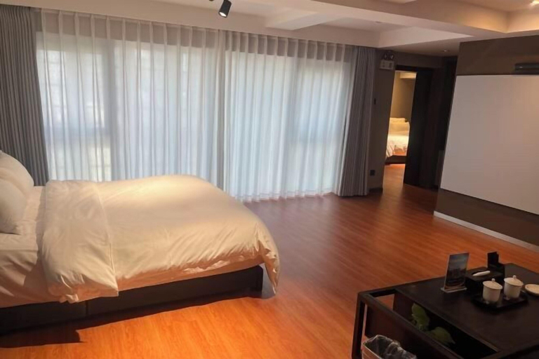 Bedroom 3, Housing International Hotel, Qingdao