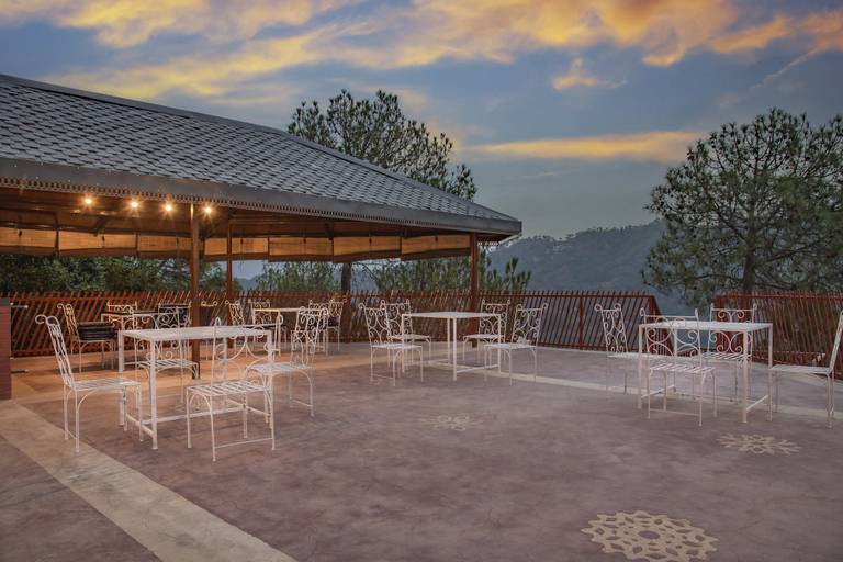 Food & Drinks 4, A Kasauli Ggaon by Echor, Solan