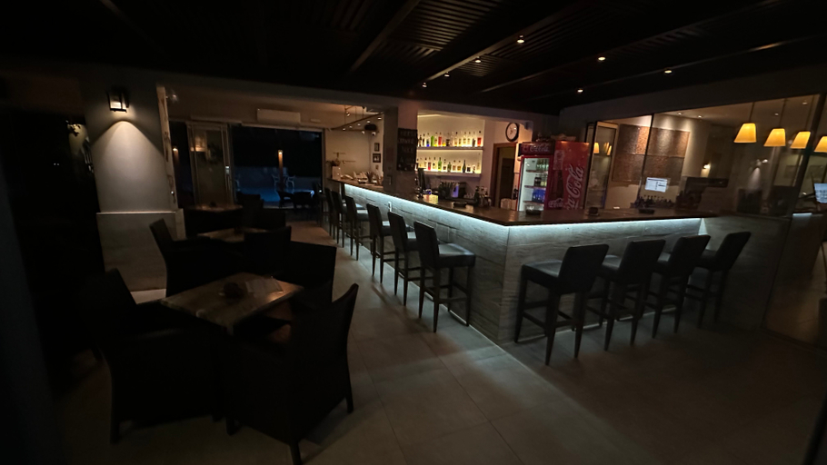 Food & Drinks 5, Maria Lambis, Crete
