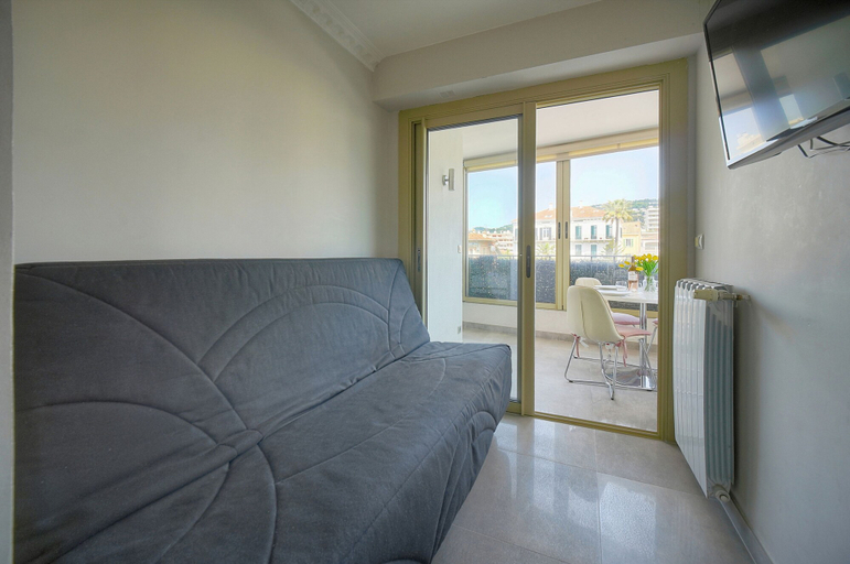 Room 5, Ref 670723 in Cannes, Alpes-Maritimes