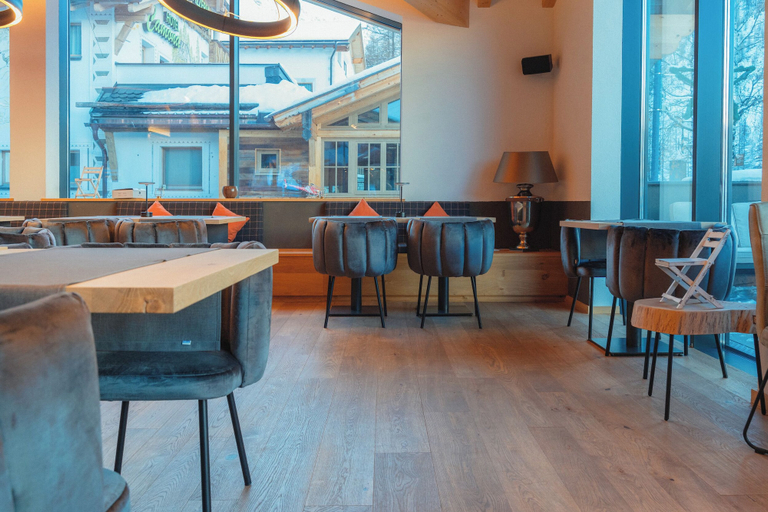 Restaurant 4, Black Summit Samnaun Boutique Hotel, Inn