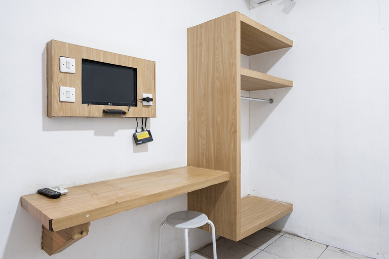 Bathroom, Urbanview Hotel Cozy Samarinda by RedDoorz, Samarinda
