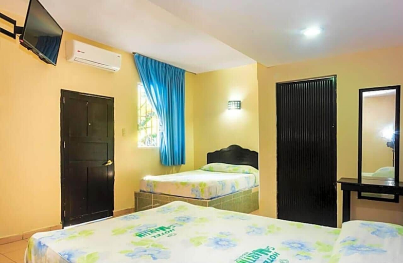 Room 5, Hotel San Martín, Veracruz