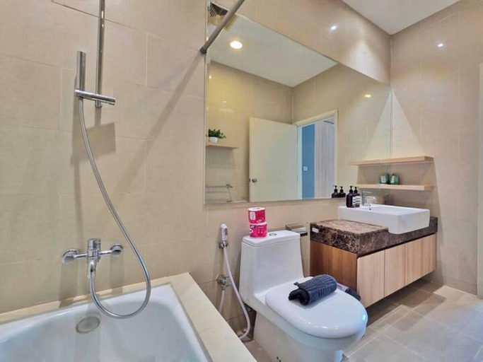 Bathroom 5, Maisón By SanLiving - 3BR - Kasablanka, Jakarta Selatan
