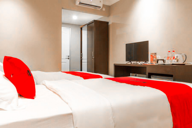 Bedroom 5, RedDoorz Plus @ Dipatiukur, Bandung
