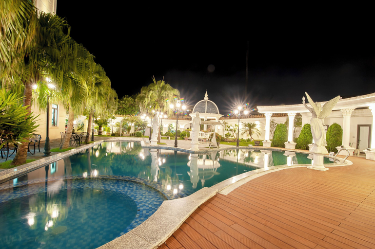 Outdoor pool 3, Vela Luxury Hai Ha Hotel, Hải Hà