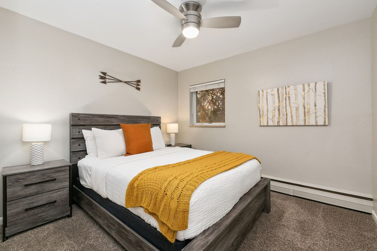 Bedroom, Butterscotch Suite Old Town Stay with Sunny Style, Larimer
