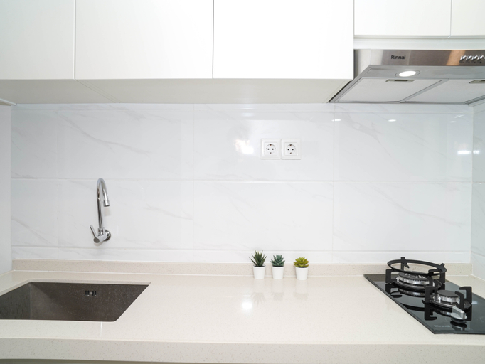 Others 4, Tranquil 2BR for 4 Pax at Sky House BSD Apartment By Travelio, Tangerang Selatan
