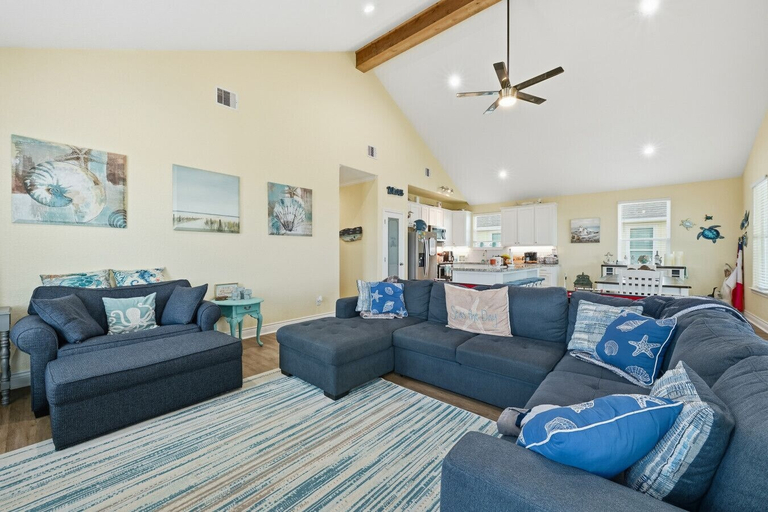 Interior 2, Walk to Beach Deck Patio Fenced Yard, Galveston