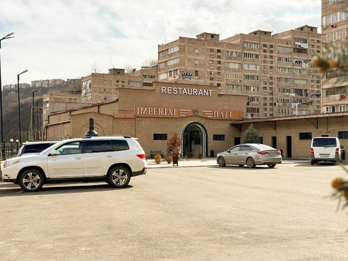 Parking, Imperial Hotel