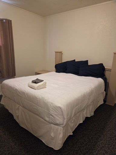 Bedroom 3, Irish Dreams LLC, Lewis