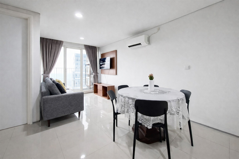 Living Room 4, Comfy White 2BR for 3 Pax at Tuscany Residence By Travelio, South Tangerang