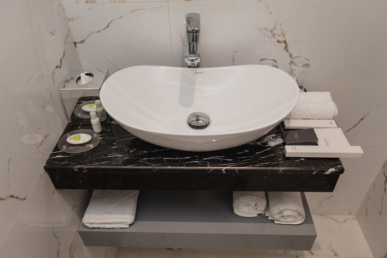 Bathroom 5, Congress Baku Hotel, Baku