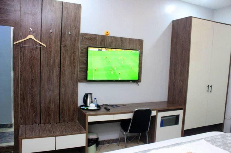 Bedroom 2, CHINBELL LUXURY HOTEL, Epe