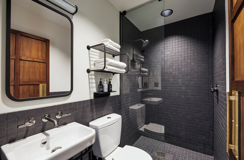 Bathroom 5, The Hoxton Portland, Multnomah