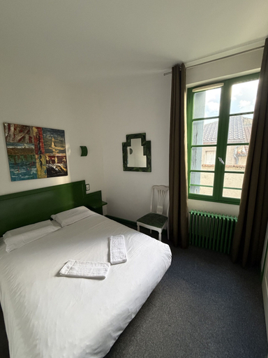 Bedroom 3, Le coin des Halles, Lot