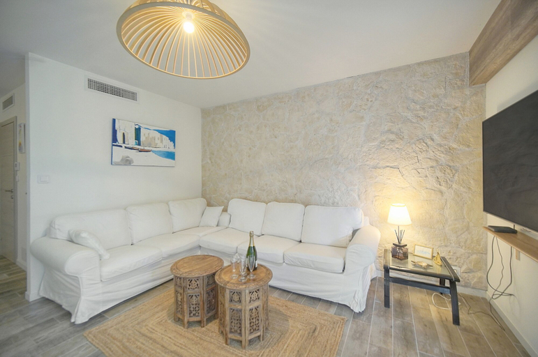 Room 4, 2 Chambres 1 SDB Balcon vue Jardin-carnot A2b266, Alpes-Maritimes