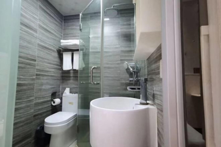 Bathroom 3, Minhua Business Hostel, Shanghai