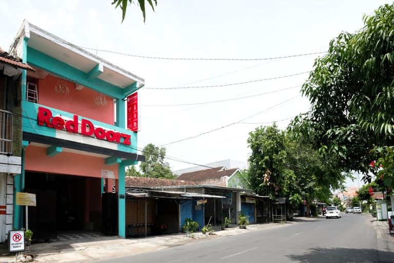 Others 4, RedDoorz near Sunrise Mall Mojokerto, Mojokerto