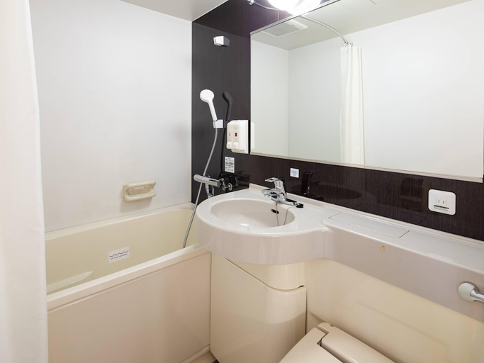 bathroom 17