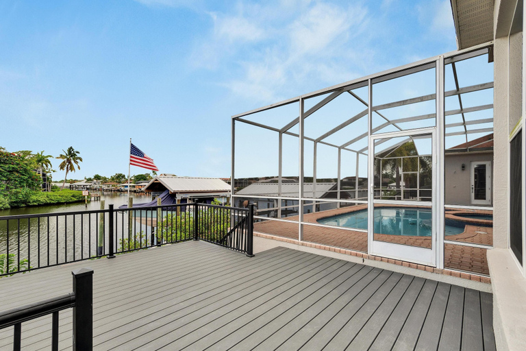 Interior 3, Luxurious Retreat at our Canal Front Pool Home 5BR, Hillsborough
