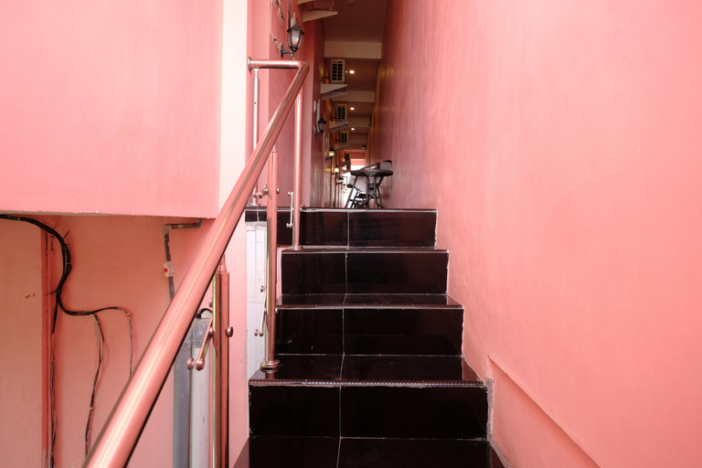 Others 5, RedDoorz near Sunrise Mall Mojokerto, Mojokerto