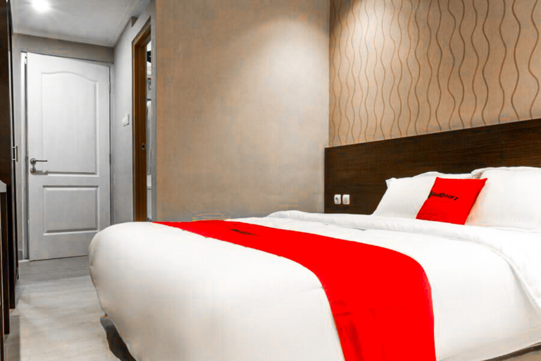 Bedroom 5, RedDoorz Plus @ Dipatiukur, Bandung