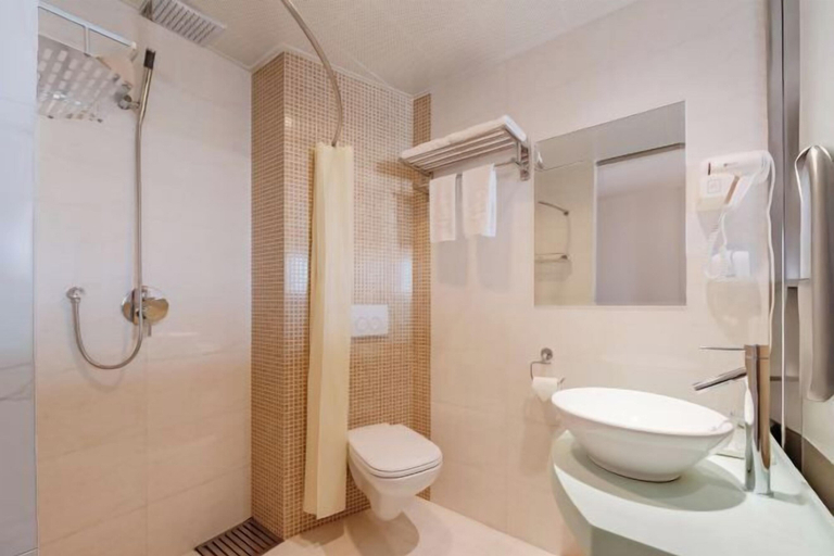 Bathroom 3, Longma Ginza Hotel, Yuxi
