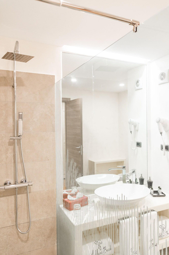 Bathroom 5, VOI Andilana Beach Resort, Diana