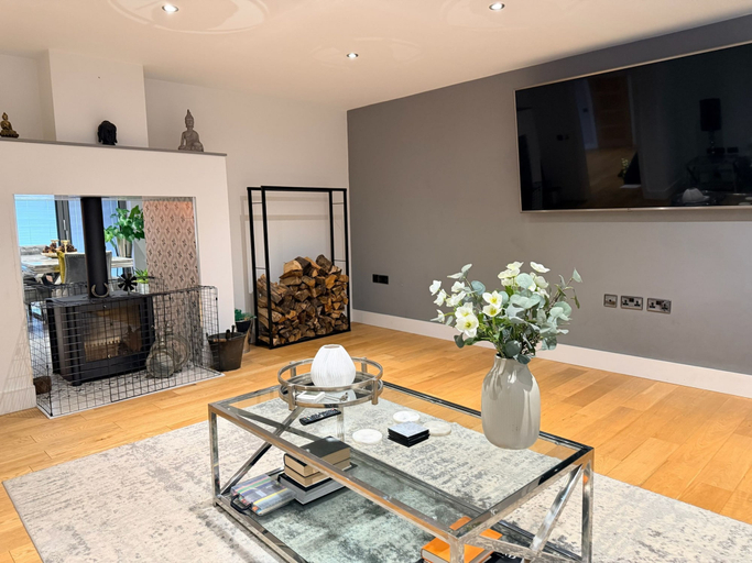 Room 2, 7TP in Bury St Edmunds, Suffolk
