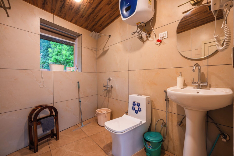 Bathroom, Liveaway Dharamkot by PACK, Kangra