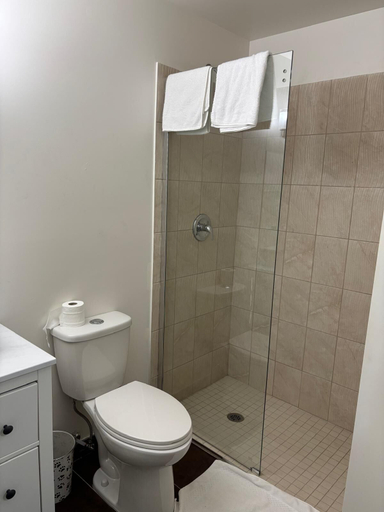 Bathroom 4, Bethel Hotel Elk Point, Division No. 12