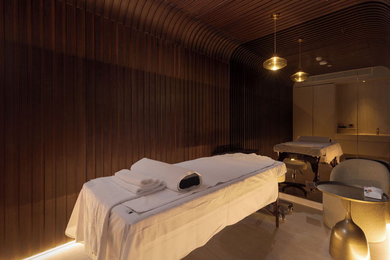 Spa 3, Sunlit Desert View Modern Retreat