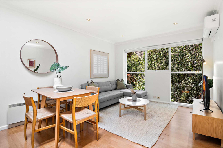 Separate living room, Bright 2-Bed Apartment in South Yarra, Melbourne