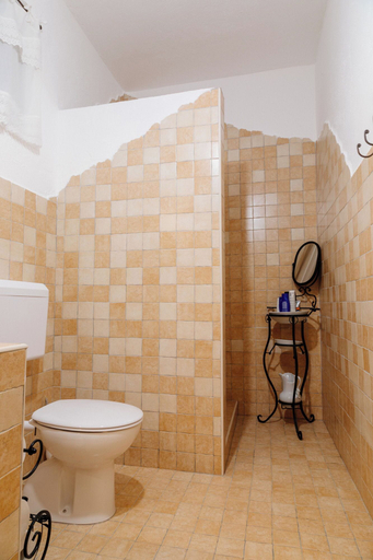 Bathroom 2, House Sika, Pag