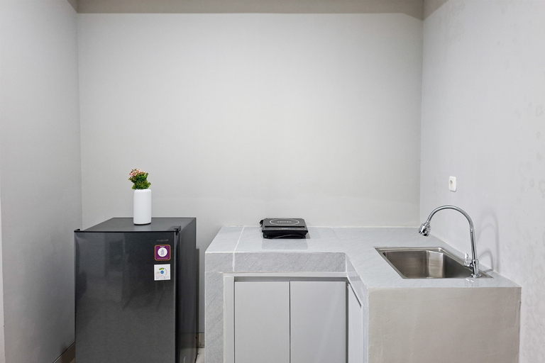 Others 2, Classic and Homey Gray Studio at Apartment The Ayoma By Travelio, South Tangerang