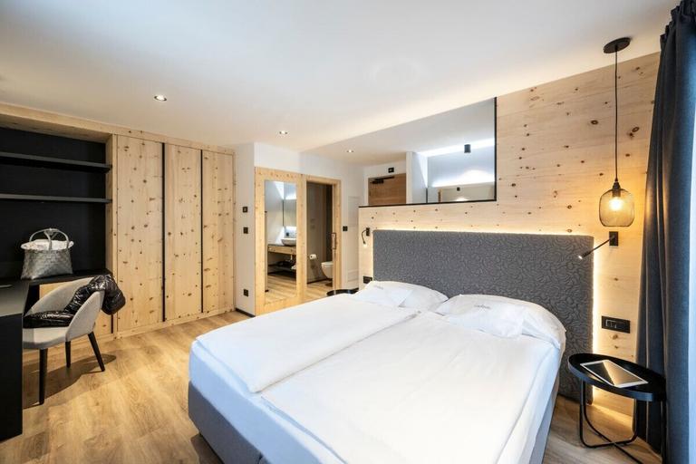 Bedroom 3, Ladinia Dolomites View, Trento
