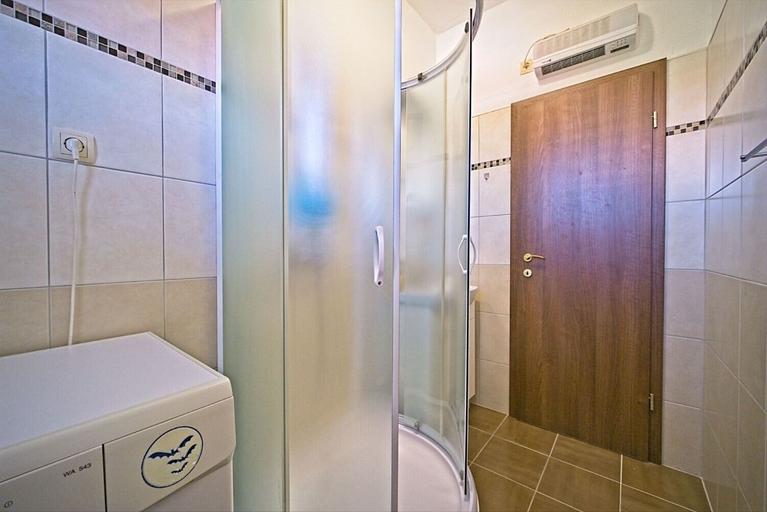 Bathroom 3, Apartment Pavo, Postira