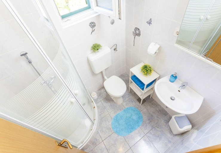 Bathroom 4, House Ned, Tučepi