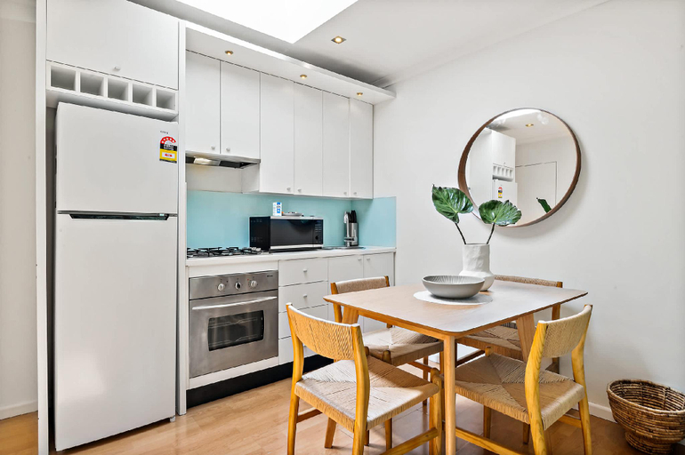 Kitchen 4, Bright 2-Bed Apartment in South Yarra, Melbourne