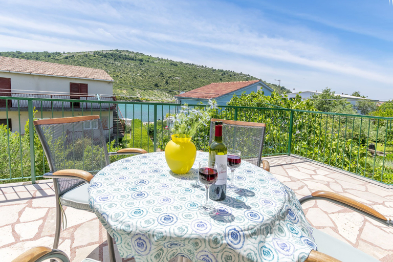 Others 4, House Suncani Dvori, Rogoznica