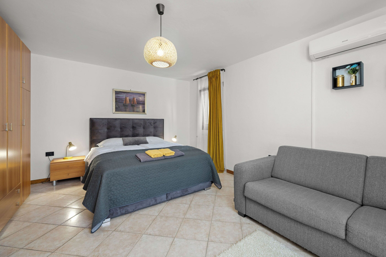 Bedroom 2, House Trget, Raša