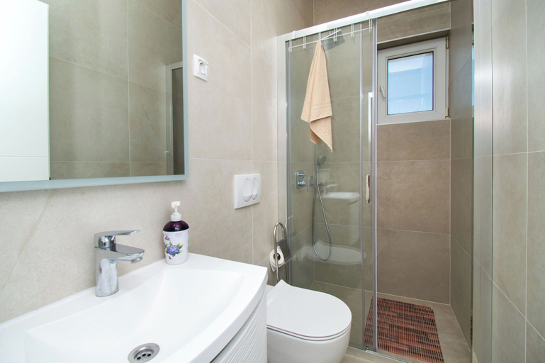 Bathroom 3, Apartments Stefa, Privlaka