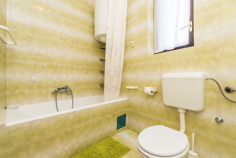 Bathroom 2, House Oleander, Sukošan