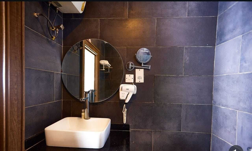 Bathroom, The Willows Nest Hotel Ogbomoso, Ogbomosho North