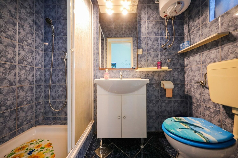 Bathroom 5, Apartments Tara, Sali