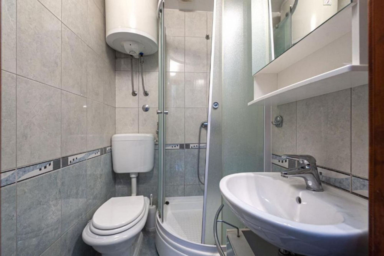 Bathroom 5, House Zlatni Otok, Šibenik