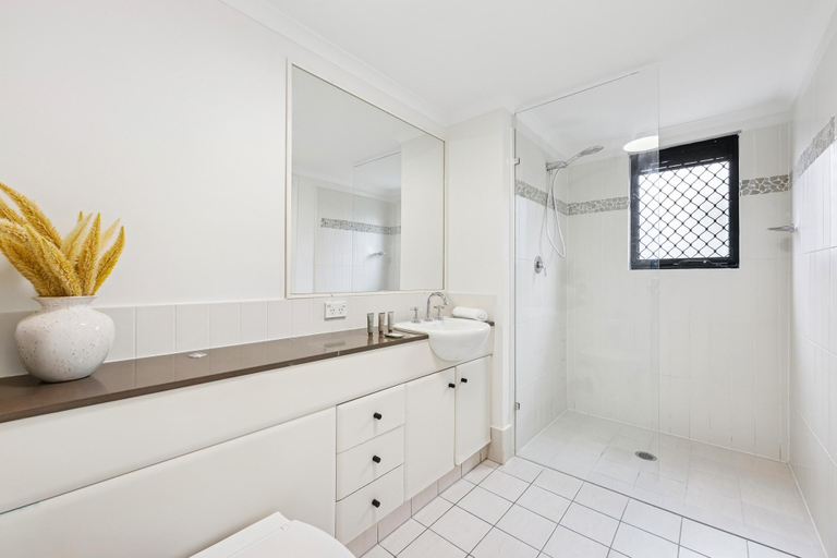 Bathroom 3, Beachside Apartment with Secure Parking, Gold Coast