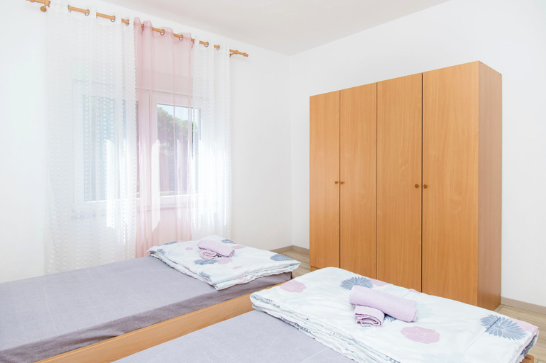 Bedroom 2, House Sea and River, Obrovac