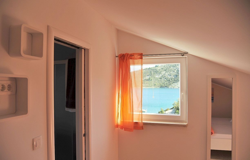 Room 3, House Josin san, Marina